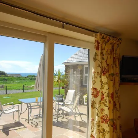 Gadlys Cottage Sea Views Dog Friendly Holyhead Exterior photo