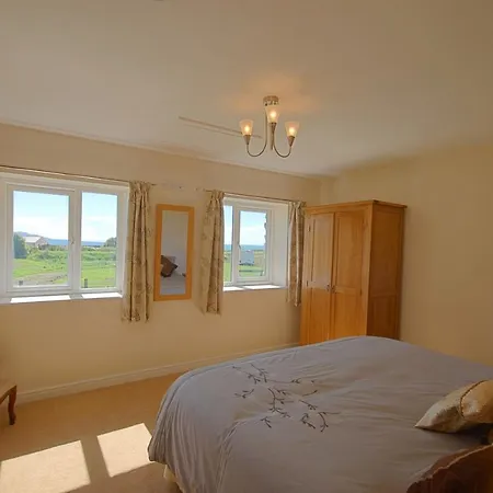 Gadlys Cottage Sea Views Dog Friendly Holyhead Exterior photo