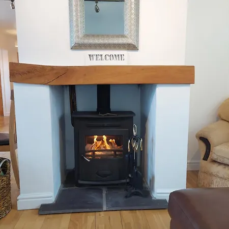 Gadlys Cottage Sea Views Dog Friendly Holyhead Exterior photo